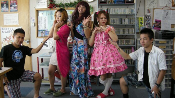 「勝おばぁのユンタクはんたく」の今日のゲストレディース達でーす♪