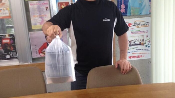 台風19号暴風域の中・・・差し入れ頂きました!(^^)!