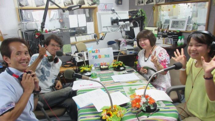 番組名「香水里雨のサロンとら猫堂」毎月第２水曜日２０時～２１時オンエアー