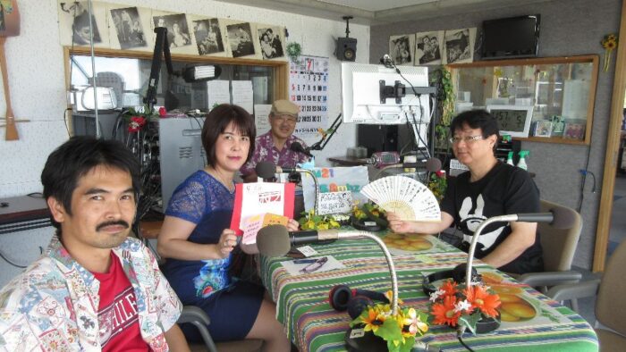 番組名：「納屋恵の居酒屋ボブ昼から営業！」・・・毎週日曜日１２時～１３時オンエアー