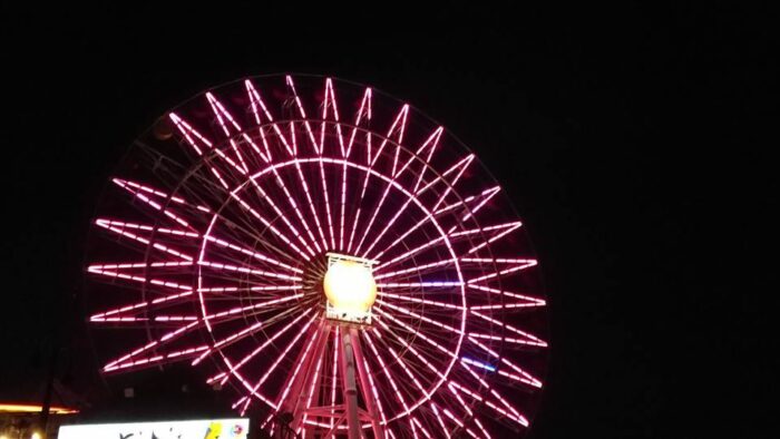 今年も美浜の観覧車がピンクにライトアップしました。乳がんで悲しむ人が１人でも少なくなるように！