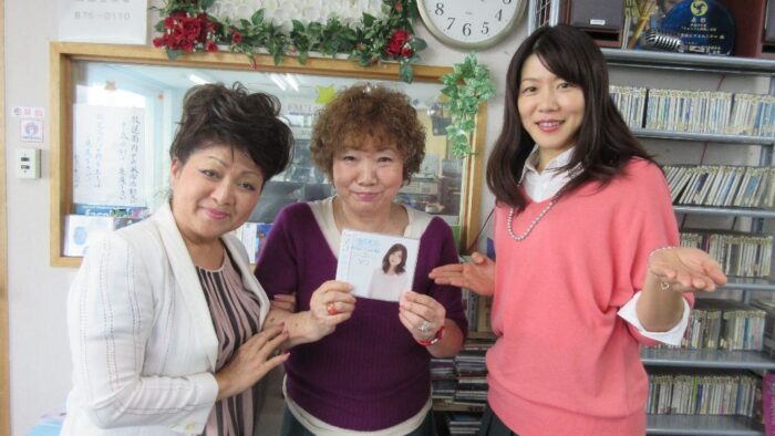 FM21パーソナリティのひとみさん！トコさん！マコさん！