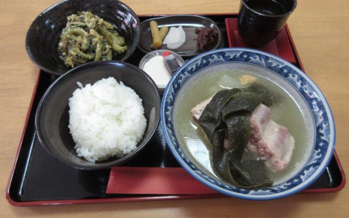 琉球料理は・・・渡口初美先生お店「まんがん」で！