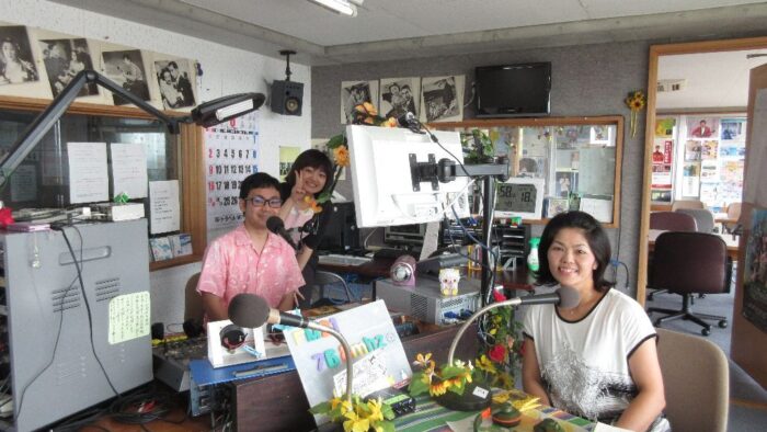 毎月第１・３・５火曜日９時～９時半オンエアー「saratとタイム」