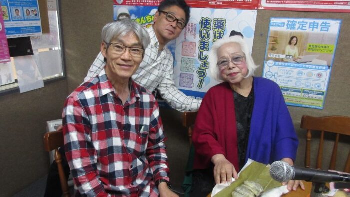 番組名「渡口初美のユンタク」７年目を迎えました(^。^)これからも宜しくお願いします。番組ミキサーの仲村さんと初美先生応援団の清さんです(^。^)