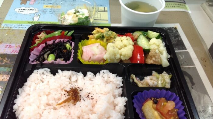 今日のランチはお決まりですか？りゅう菜のお弁当美味しいですよ(*^^)v経塚サンエー裏です(^^♪