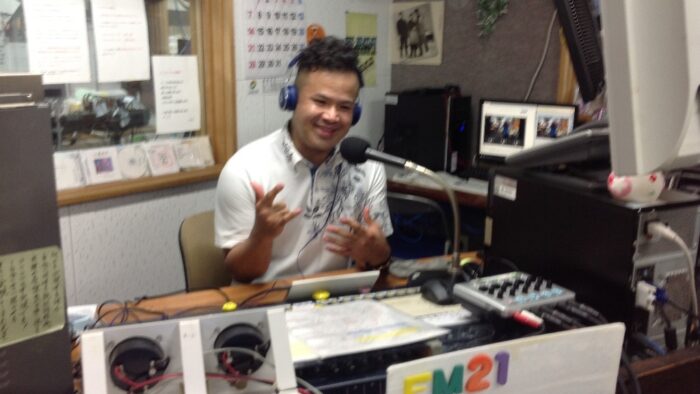 パーソナリティyo_kke(ヨツケ)第1・3・5・火曜日21時〜22時OnAir番組名「チチヌユー〜月夜〜」