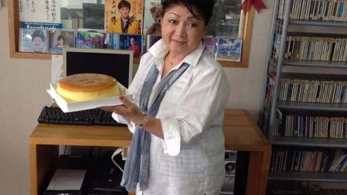 7月からFM21＆FM本部２局同時放送です(＾◇＾)三条ひとみ「夢演歌」毎週月曜日１５時～１７時オンエアー(＾◇＾)