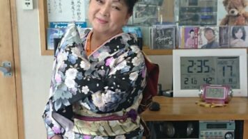 素敵なお着物の三条ひとみさん