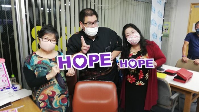 リレーフォーライフジャパン２０２０沖縄うらそえ…FM２１会場設営班のみなさん(*^^)vFM21もリレーフォーライフジャパンカラーになりました(^^♪