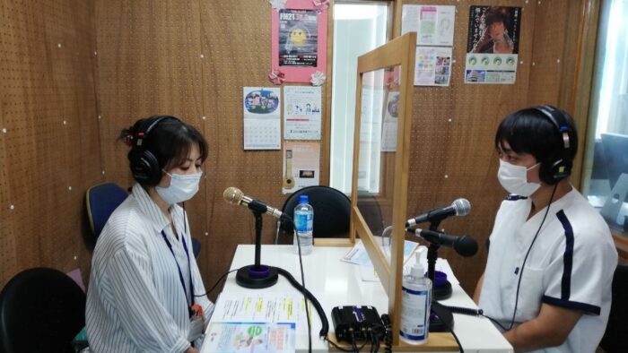 番組名「オレンジカフェ花便り」毎週日曜日１１時～１２時on－air(^^♪８月放送分収録！放送内容*若年性認知症支援推進事業について *若年性認知症とは？ *若年性認知症支援コーディネーターについて *どんな相談があるのですか？ 放送日は毎週日曜日11時～11時50分 8/7 8/14 8/21 8/28