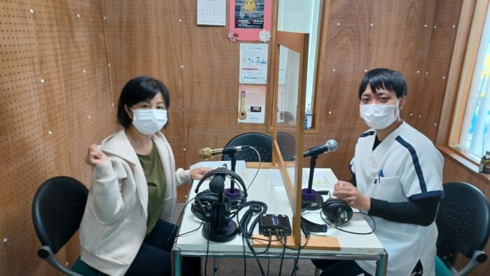 番組名「オレンジカフェ花便り」毎週日曜日１１時～₋１２時on－air(*^^)v１２月放送分収録でした(*^^)vゲストはウエルネス前田代表取締役社長宮城さゆり様！