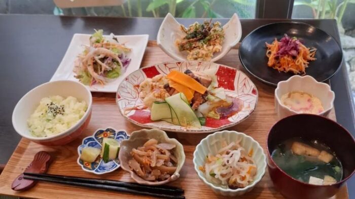 ゴールデンウィーク明けのLaunchはりゅう菜で☕