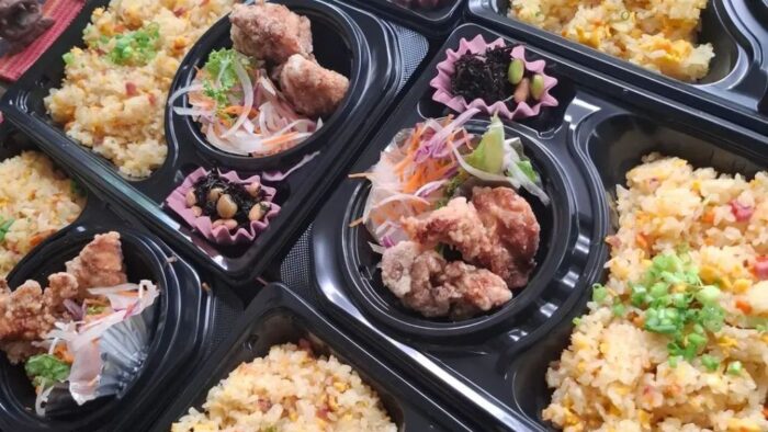 今日のお昼のお弁当🍱りゅう菜の…チャーハン唐揚げ弁当いかがですか？